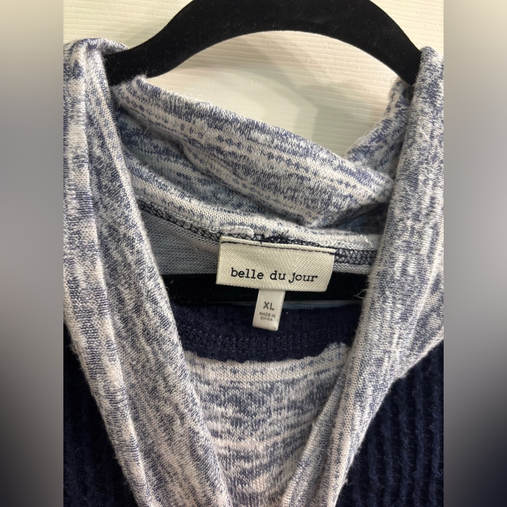 Turtle-Neck sweater - Picture 2 of 2